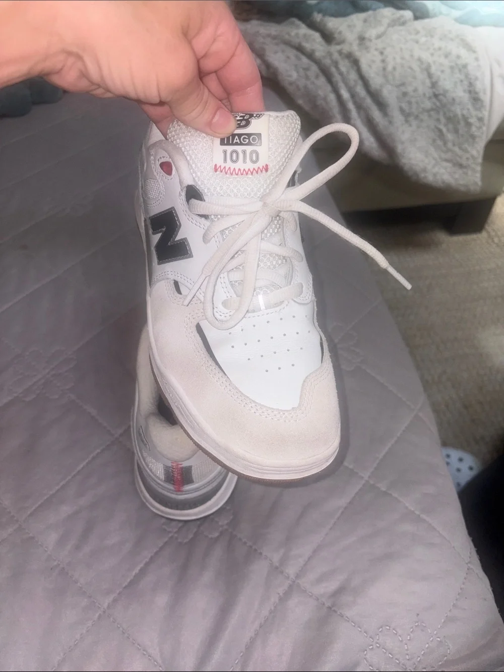 New Balance Men's sz8.5 White and Black Tiago 1010 Sneakers